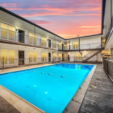 Cute And Stylish 1Br Apt With Pool & Free Park